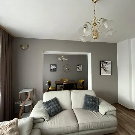 Kalemova Center Design 2-bedroom With Balcony And Garage Σαράγεβο