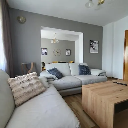 Kalemova Center Design 2-bedroom With Balcony And Garage
