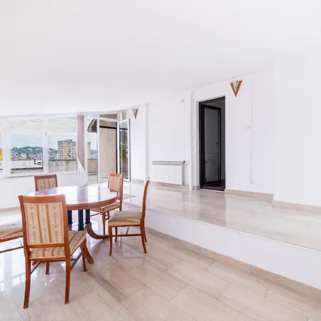 Kalemova Center Design 2-bedroom With Balcony And Garage Saraievo