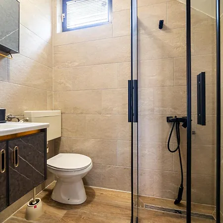 Kalemova Center Design 2-bedroom With Balcony And Garage *