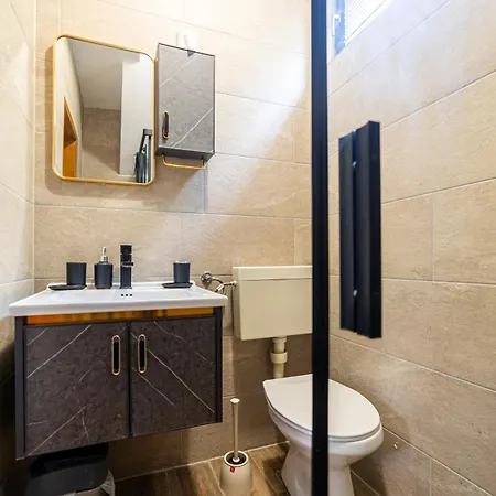 Kalemova Center Design 2-bedroom With Balcony And Garage *