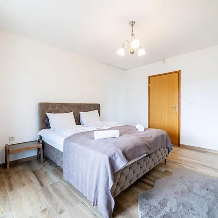 Kalemova Center Design 2-bedroom With Balcony And Garage *